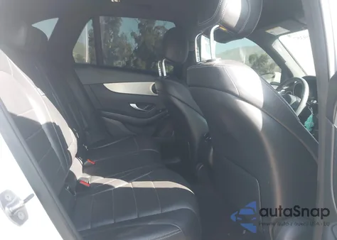 2019 Mercedes-Benz Glc 300 z USA, uszkodzony, nr VIN WDC0G4JB2KF664748